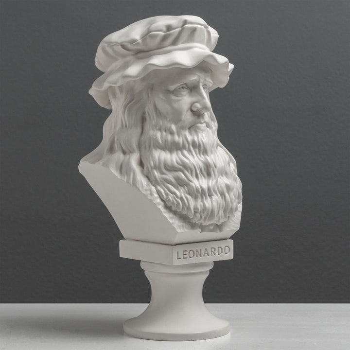 Busto de Leonardo da Vinci – Maestro del Renacimiento (Estatua Blanca)