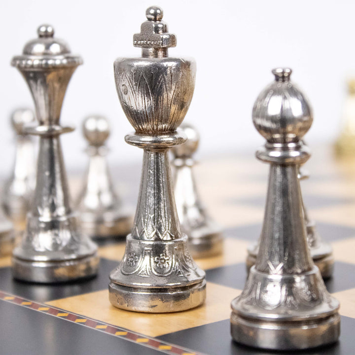 Juego de Ajedrez Staunton en Metal de Italfama con Tablero de Madera Premium Queen’s Gambit