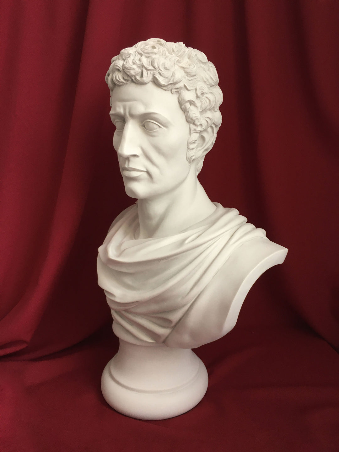 Busto de Senador Romano con Toga