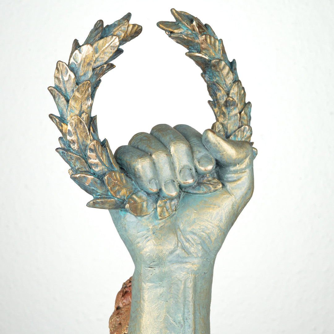 Escultura Campeón "Proelior" de Anglada sobre Base de Mármol