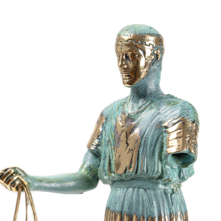 Estatua del Auriga de Delfos (Escultura de latón)