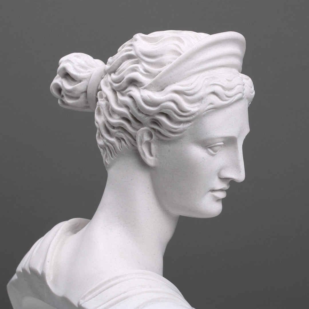 Bustos de Apolo y Diana (Par de estatuas de dioses griegos)