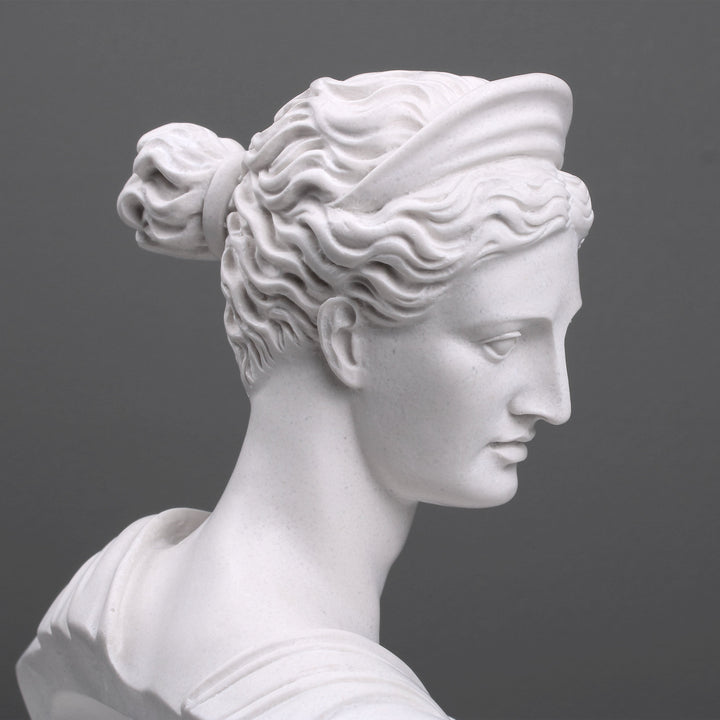 Bustos de Apolo y Diana (Par de estatuas de dioses griegos)