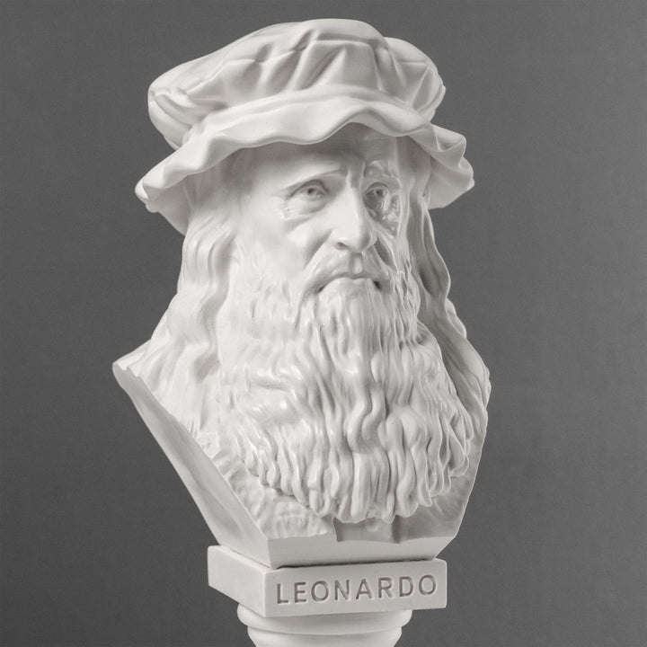 Busto de Leonardo da Vinci – Maestro del Renacimiento (Estatua Blanca)