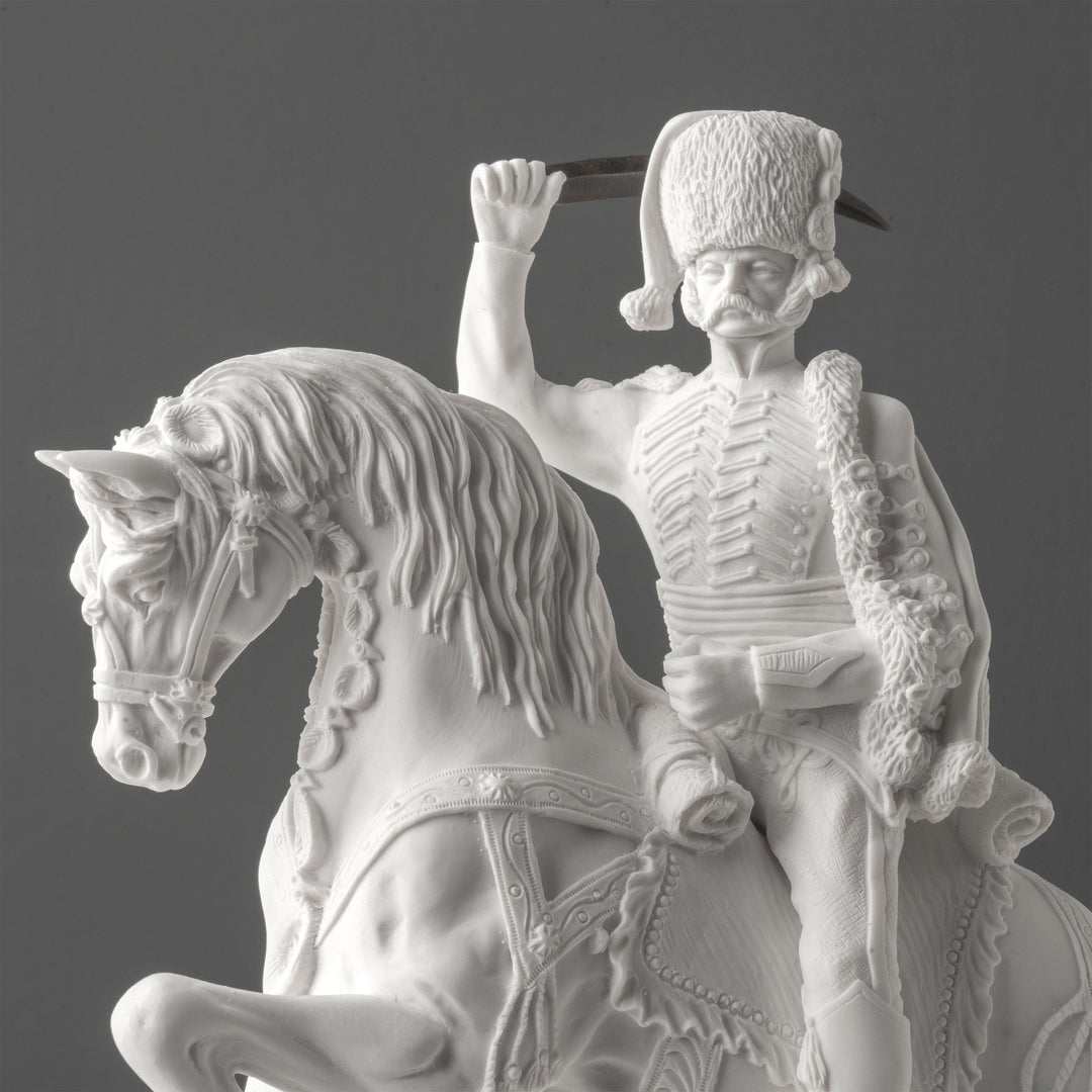 Escultura de Húsar Montado — Caballería del Siglo XIX