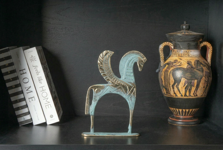 Estatua de Pegaso — Caballo alado de la mitología griega (Escultura de latón)