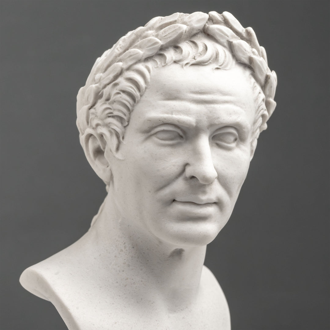 Escultura de busto de Julio César – Con corona de laurel victoriosa
