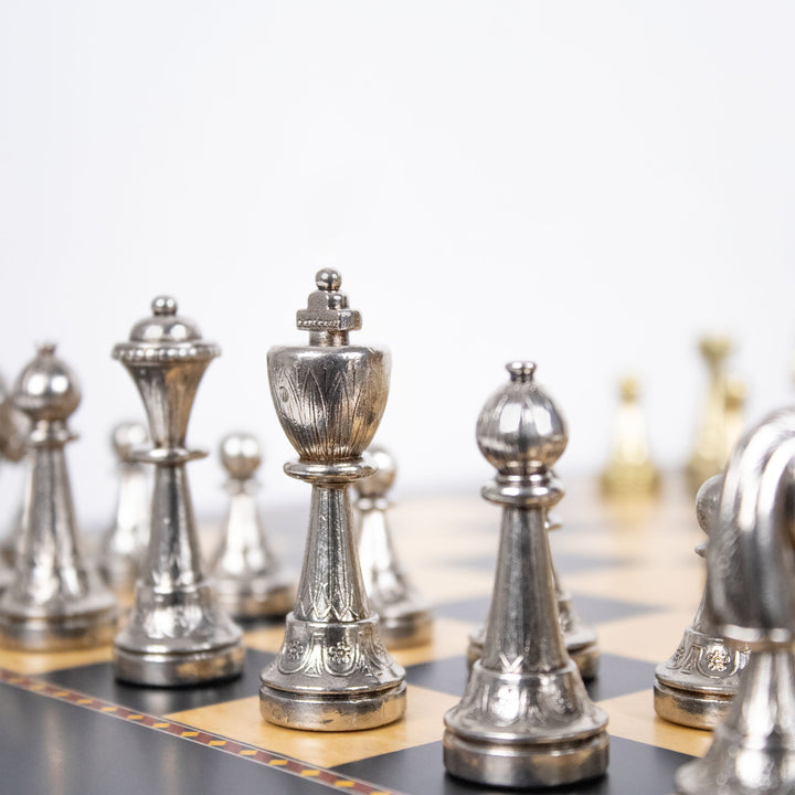 Juego de Ajedrez Staunton en Metal de Italfama con Tablero de Madera Premium Queen’s Gambit