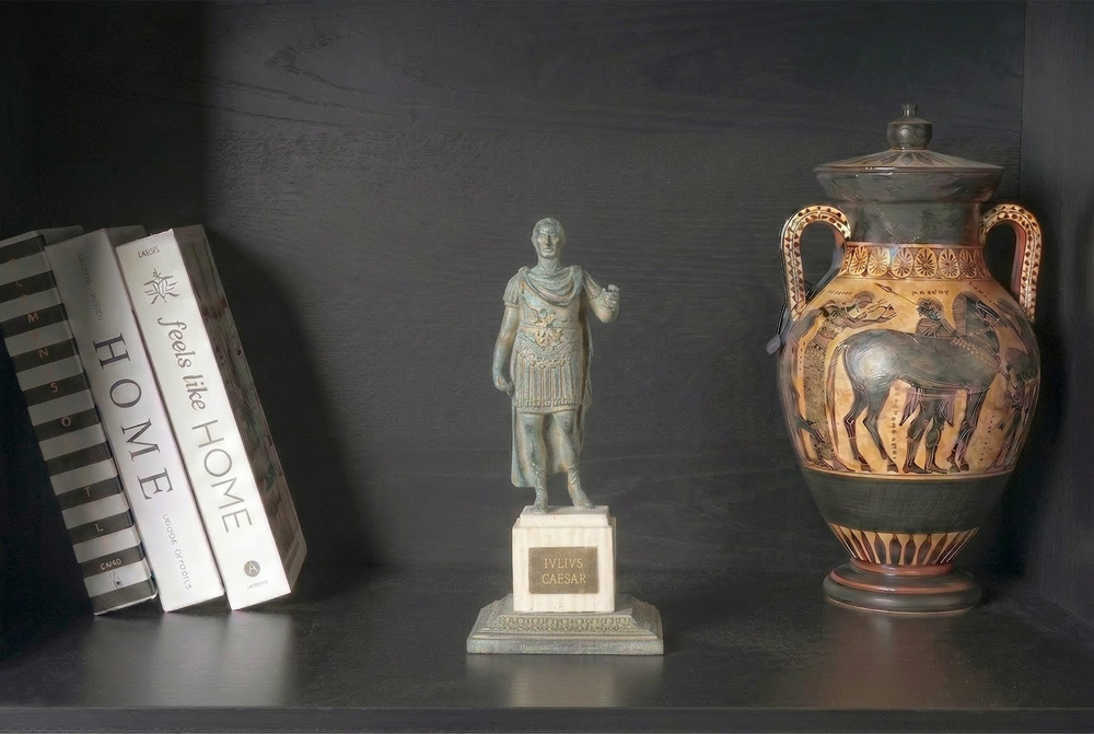 Estatua de Julio César con peana (Escultura de bronce)