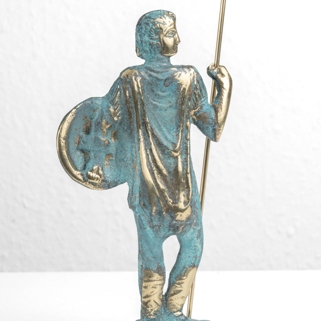 Estatua de Alejandro Magno — Guerrero con lanza y escudo (Escultura de latón)