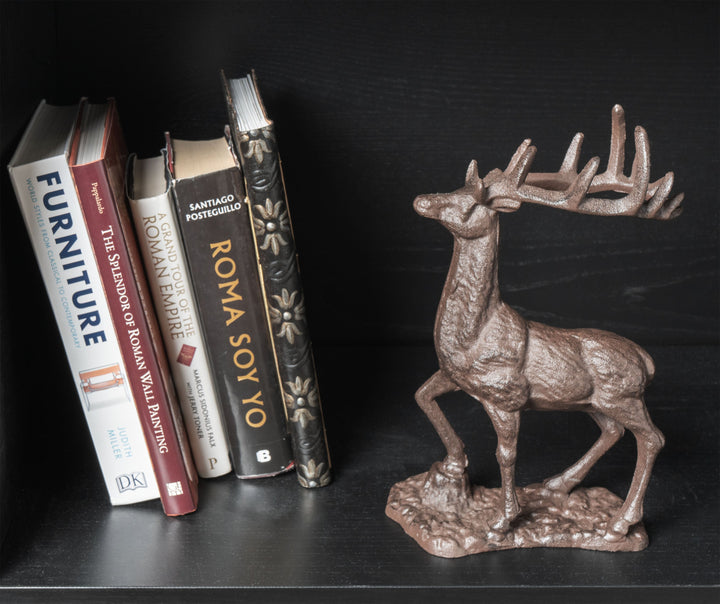 Escultura de Ciervo en Hierro Fundido – Símbolo de Fuerza y Elegancia