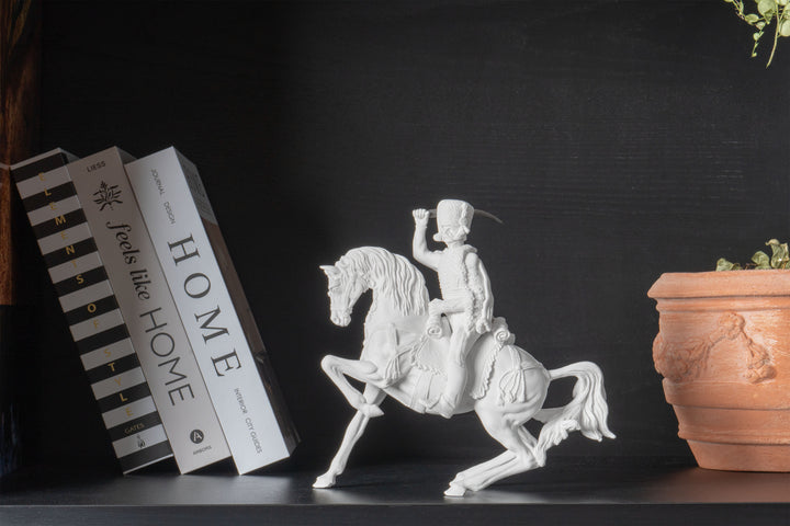 Escultura de Húsar Montado — Caballería del Siglo XIX