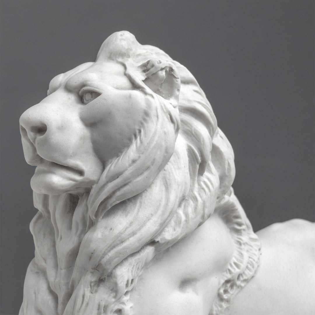 Estatua del León de Trafalgar – Escultura del león de Landseer en blanco