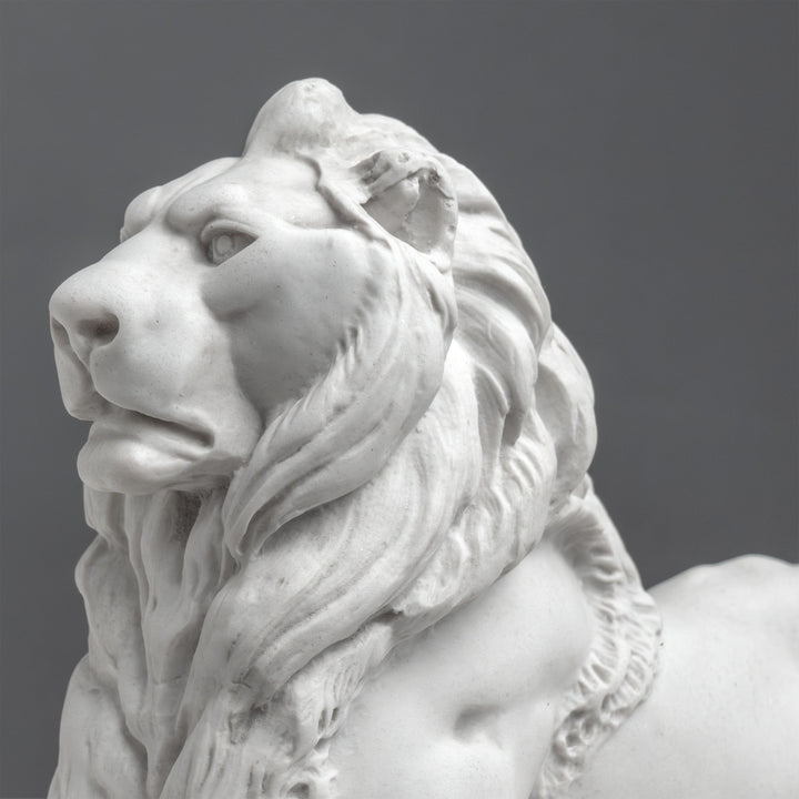 Estatua del León de Trafalgar – Escultura del león de Landseer en blanco