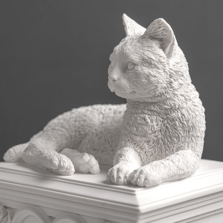 Urna funeraria para gatos con corazón y rosas (escultura de resina blanca)