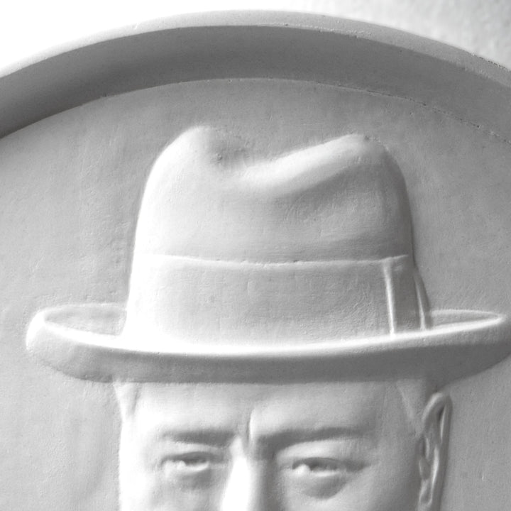 Escultura Mural de Winston Churchill con Cigarro – Bajorrelieve del Bulldog Británico de la Segunda Guerra Mundial