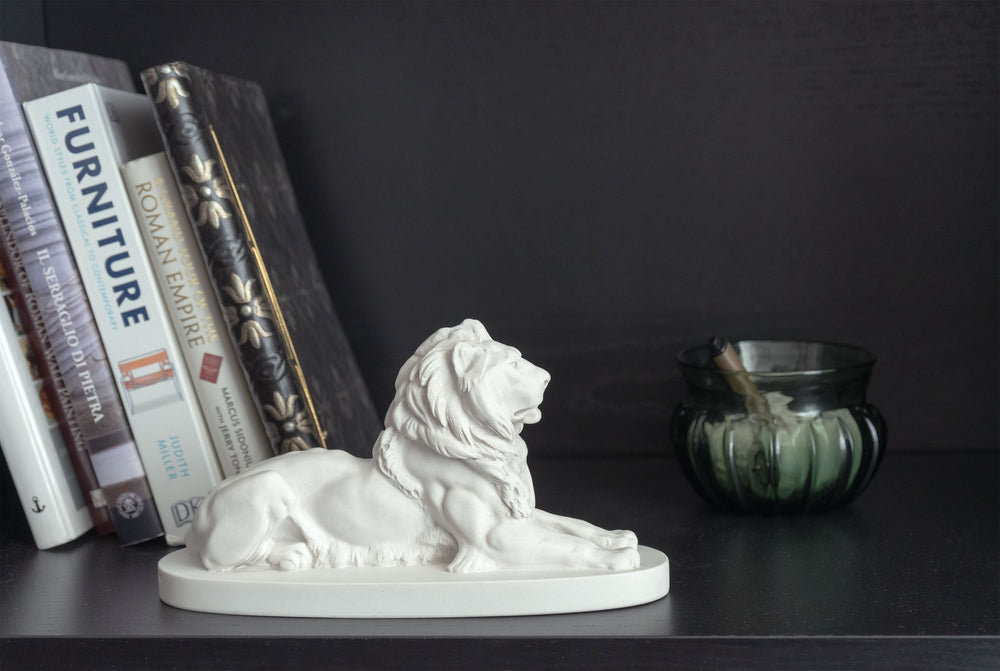 Estatua del León de Trafalgar – Escultura del león de Landseer en blanco