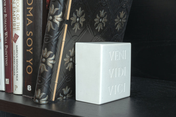 Sujetalibros Veni Vidi Vici – Escultura De Inscripción Romana