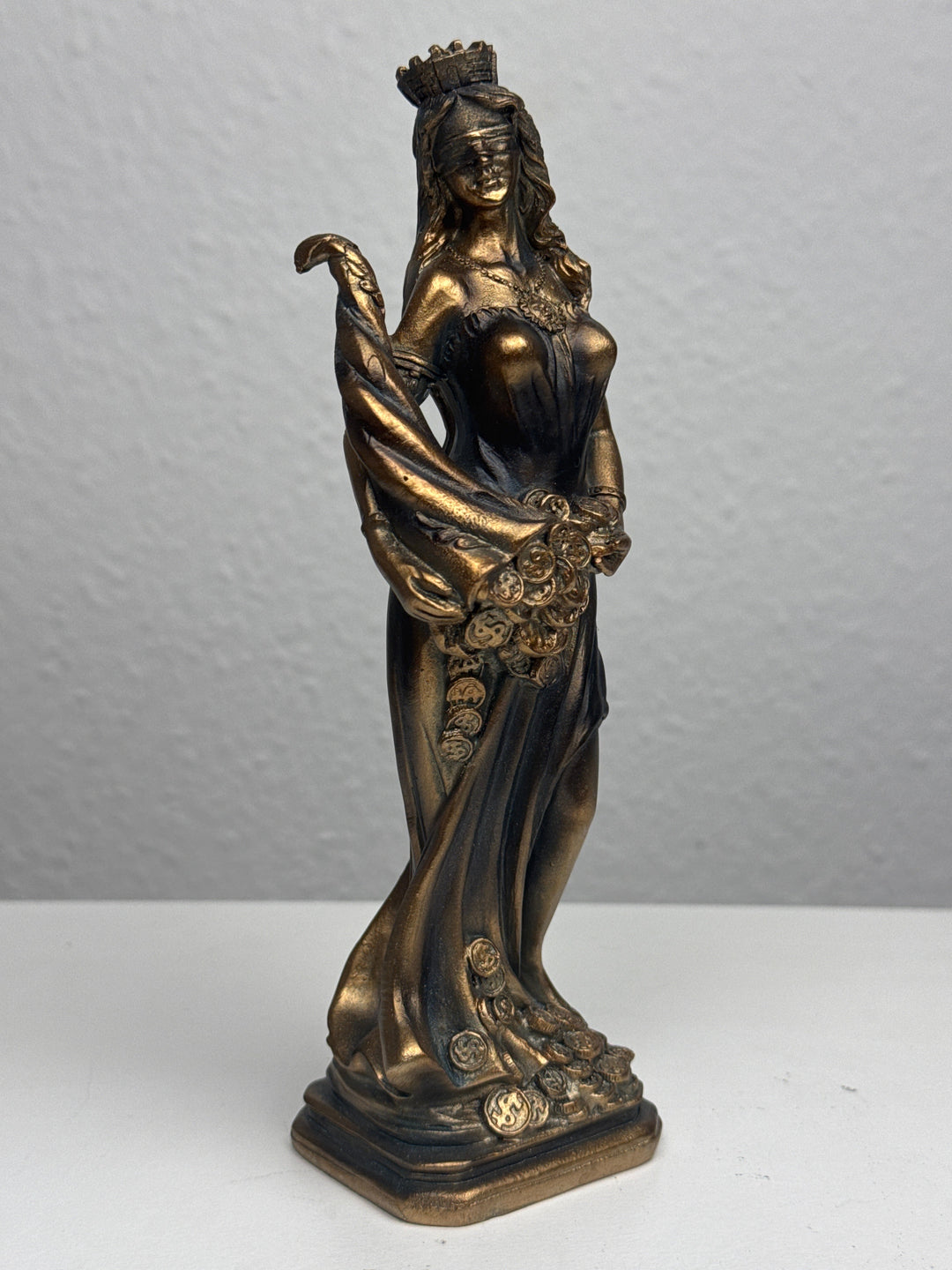 Escultura de Fortuna – Diosa de la Suerte y la Riqueza (Pequeña, Acabado Latón Oscuro)