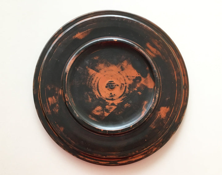 Plato con relieve de bellotas - cerámica romana