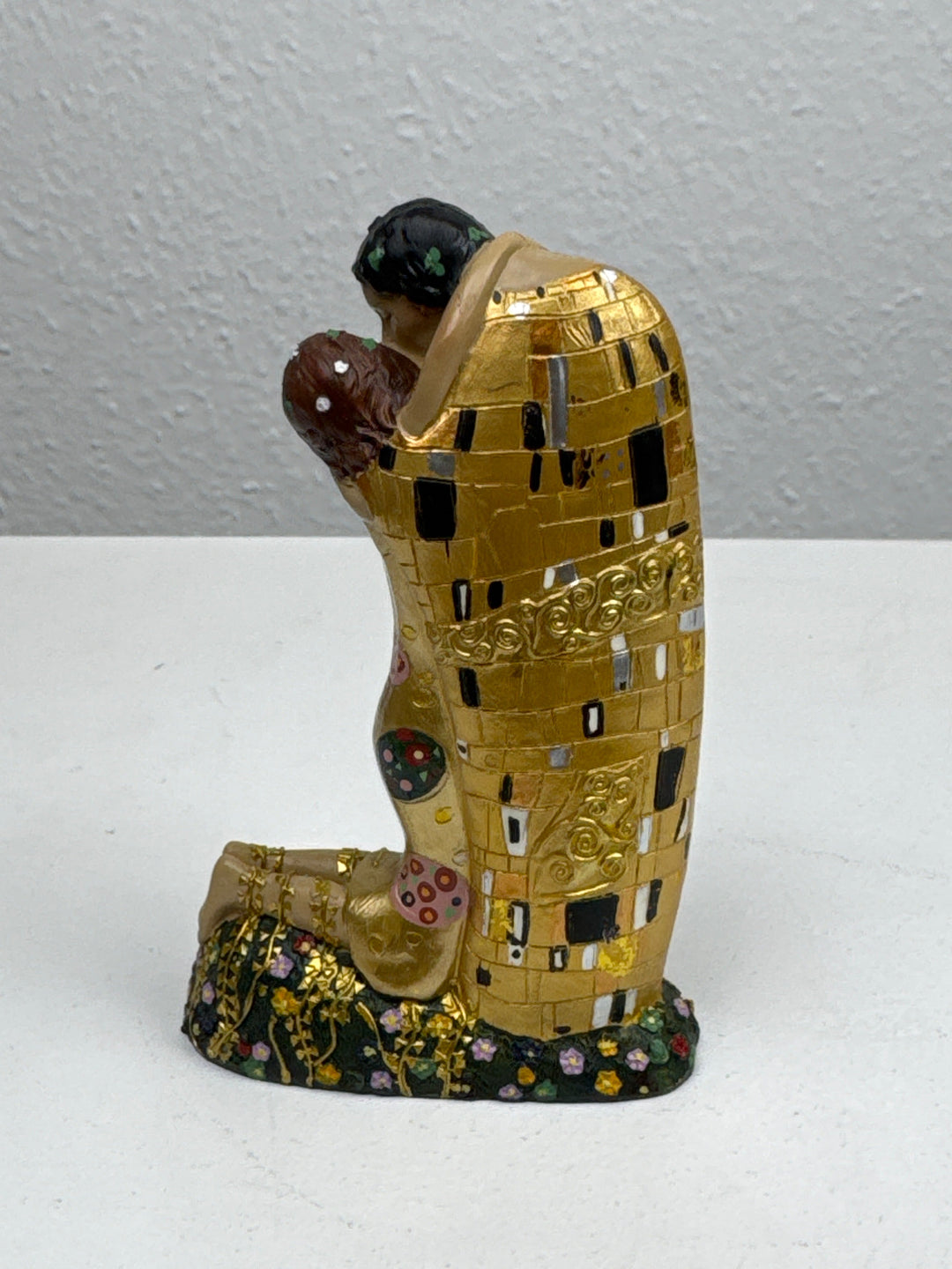Escultura Amor – El Beso de Klimt (Pequeña, Estatua de Enamorados)