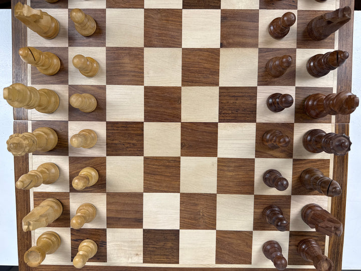 Juego de Ajedrez de Madera con Tablero (Mediano)