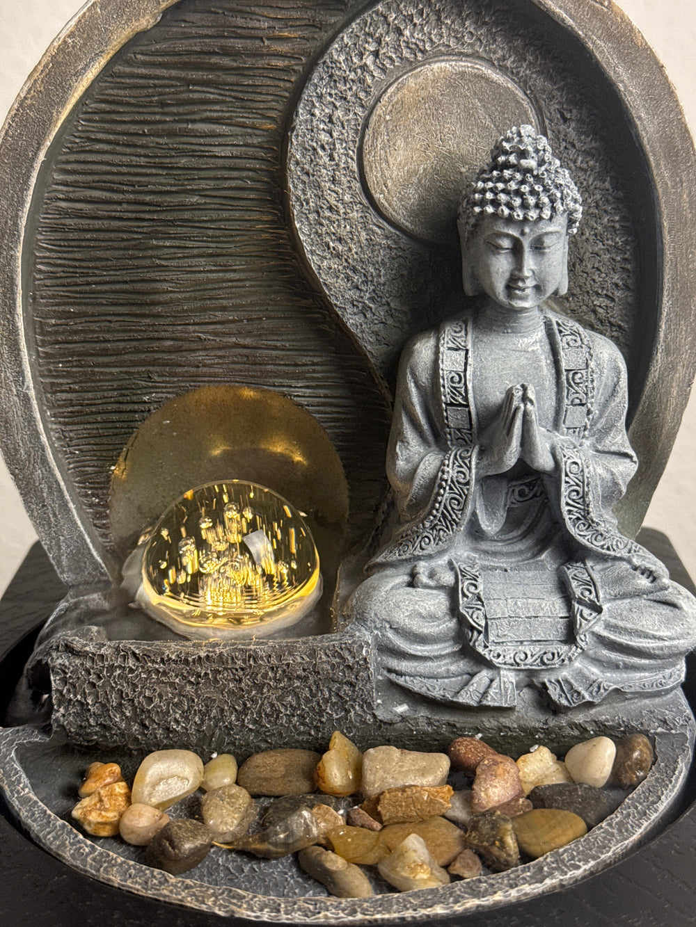 Fuente Interior de Buda Meditando – Zen con Luz y Agua
