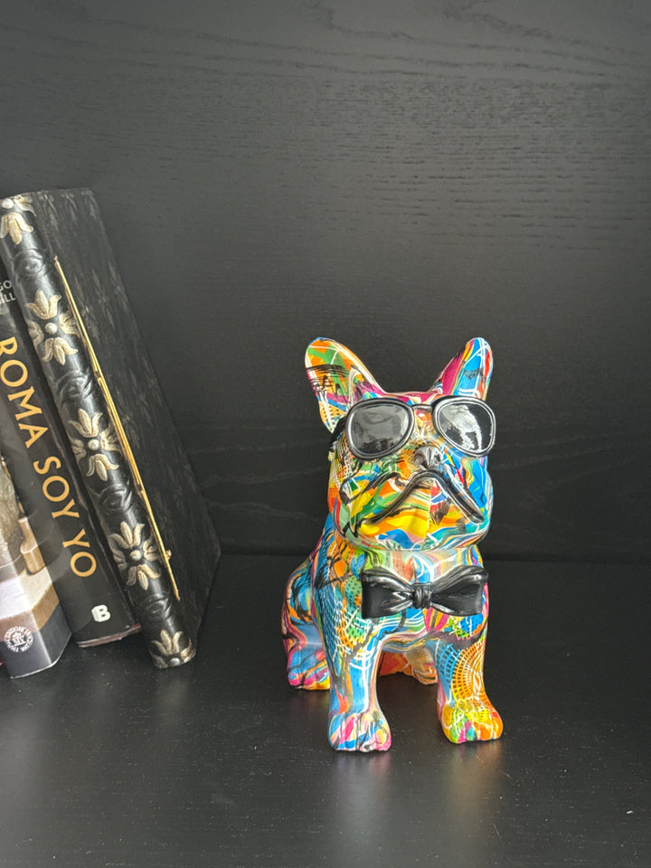 Estatua de Bulldog con Pajarita (Estilo Graffiti Pop Art)