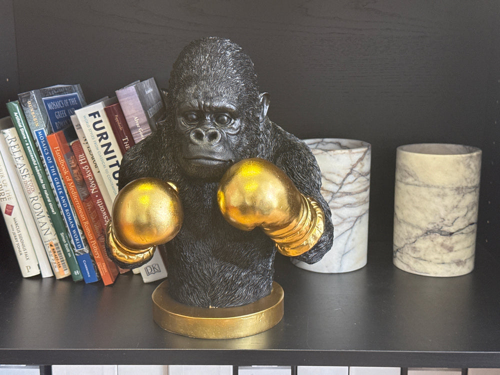 Estatua de Gorila Boxeador (Pop Art Negro y Dorado)