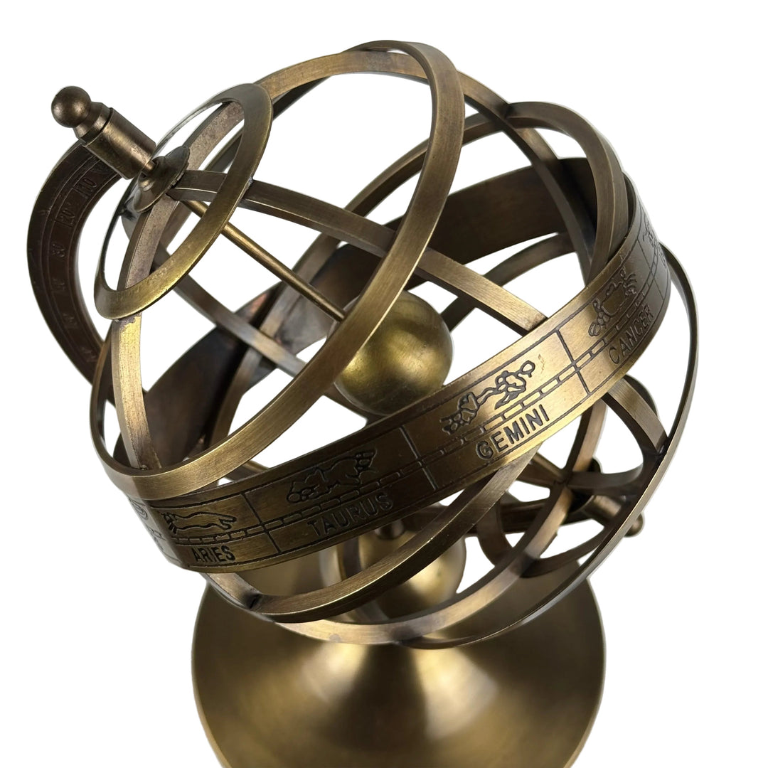 Pequeña esfera armilar de latón (Escultura de latón)