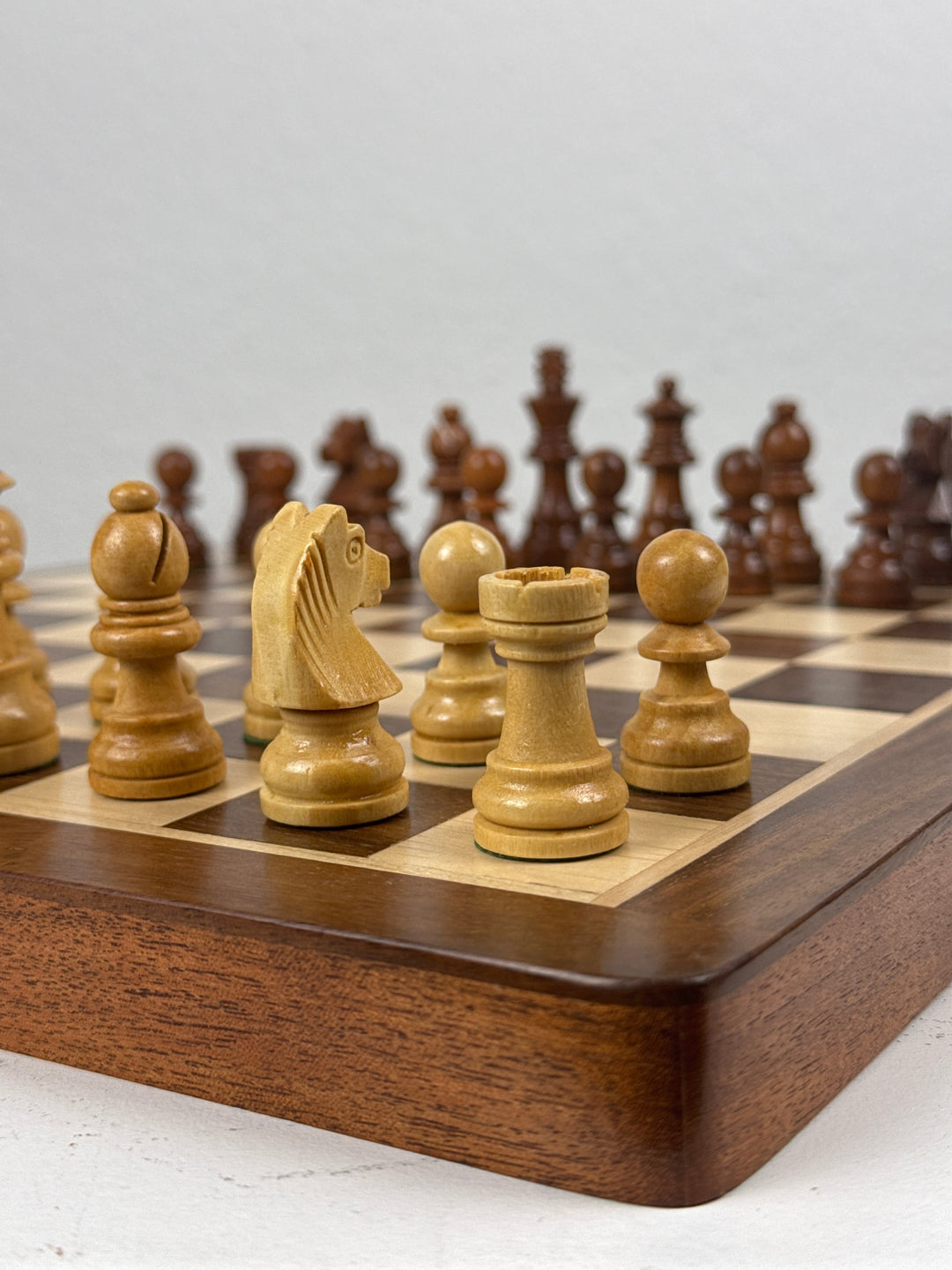Juego de Ajedrez de Madera con Tablero (Pequeño)