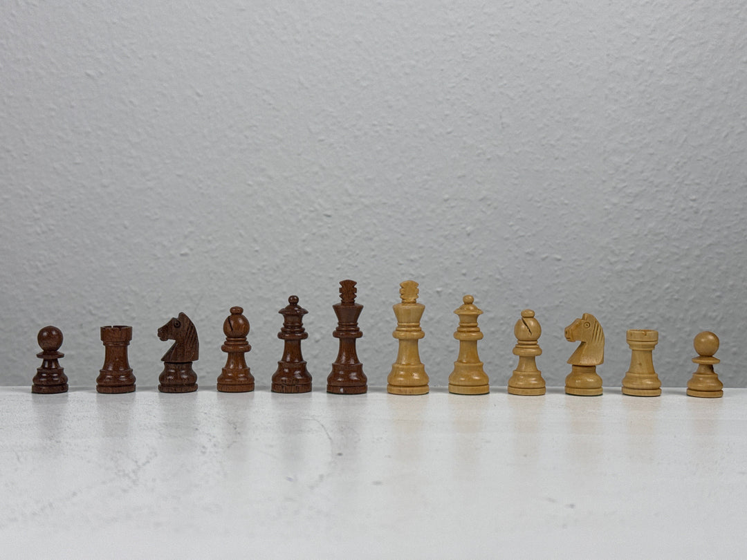 Juego de Ajedrez de Madera con Tablero (Pequeño)