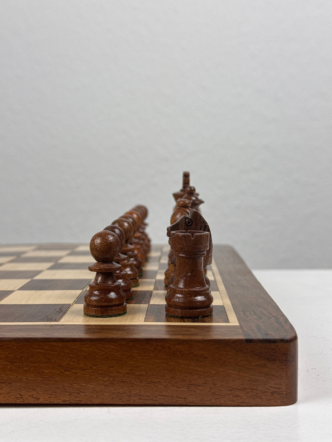 Juego de Ajedrez de Madera con Tablero (Pequeño)