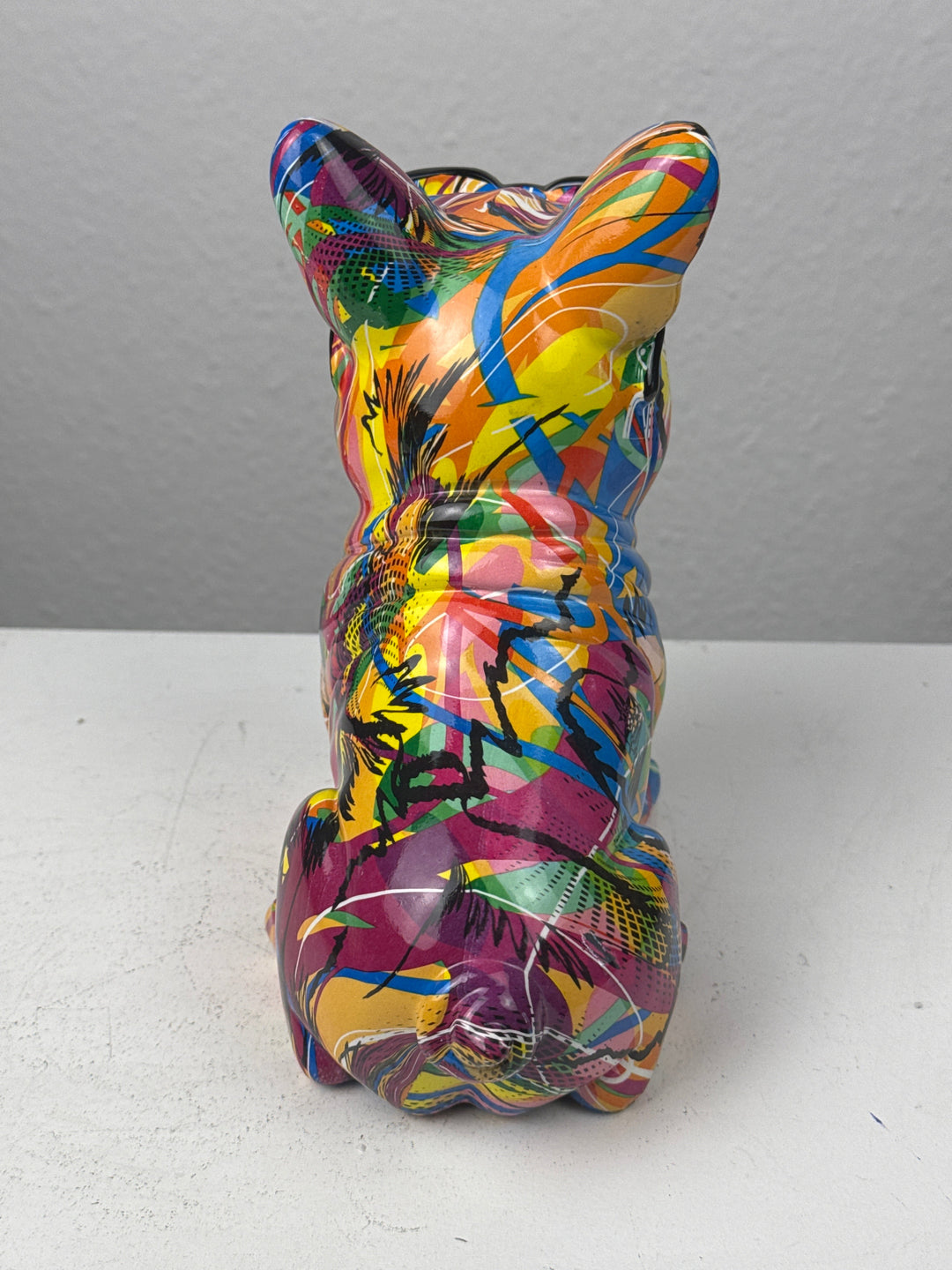 Estatua de Bulldog con Pajarita (Estilo Graffiti Pop Art)