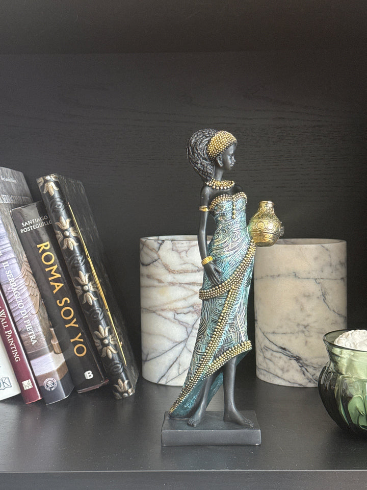 Estatua de Mujer Africana – Portadora de Agua