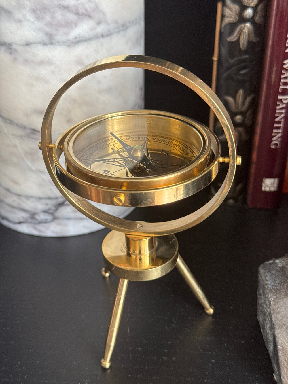 Brújula de Mesa con Trípode (Latón)