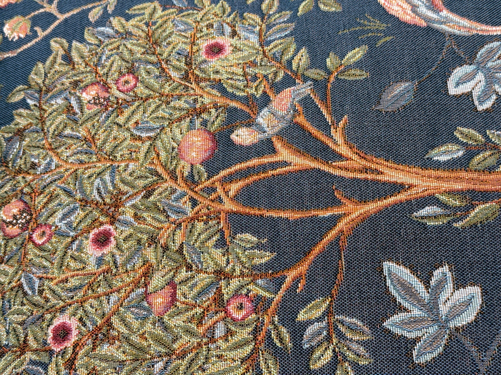 Cojín azul – árbol con pájaros (tejido jacquard)