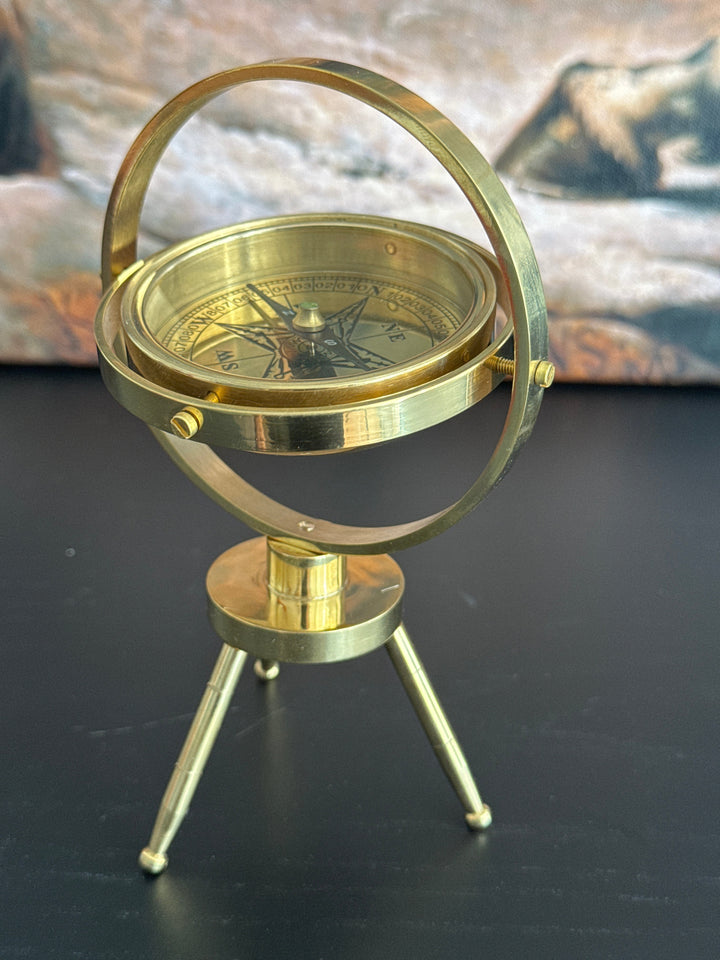 Brújula de Mesa con Trípode (Latón)