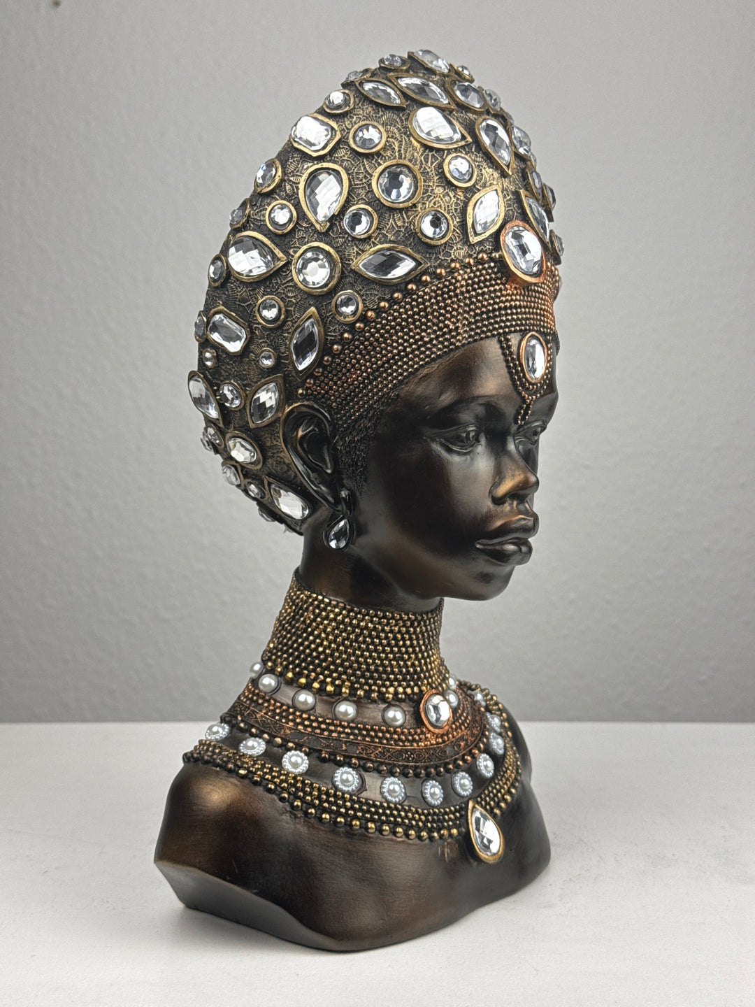 Busto de Reina Africana Majestuosa (Acabado en Bronce)