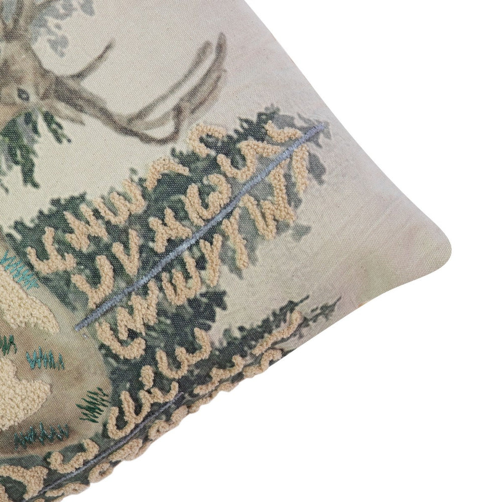 Cojín Beige con Escena del Bosque y Ciervo y Cierva (Impreso y Bordado)