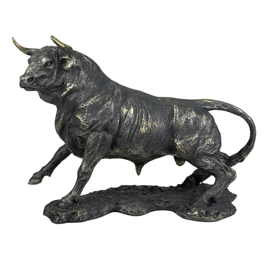 Estatua de Toro en Posición de Embestida (Acabado en Latón Oscurecido)