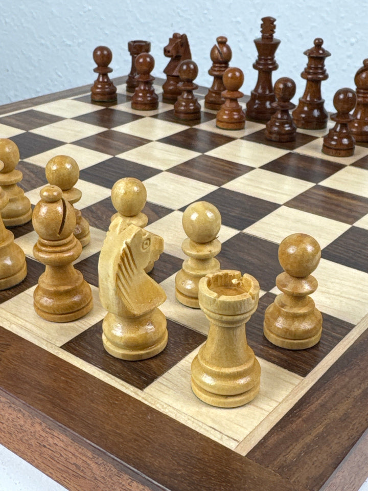 Juego de Ajedrez de Madera con Tablero (Pequeño)