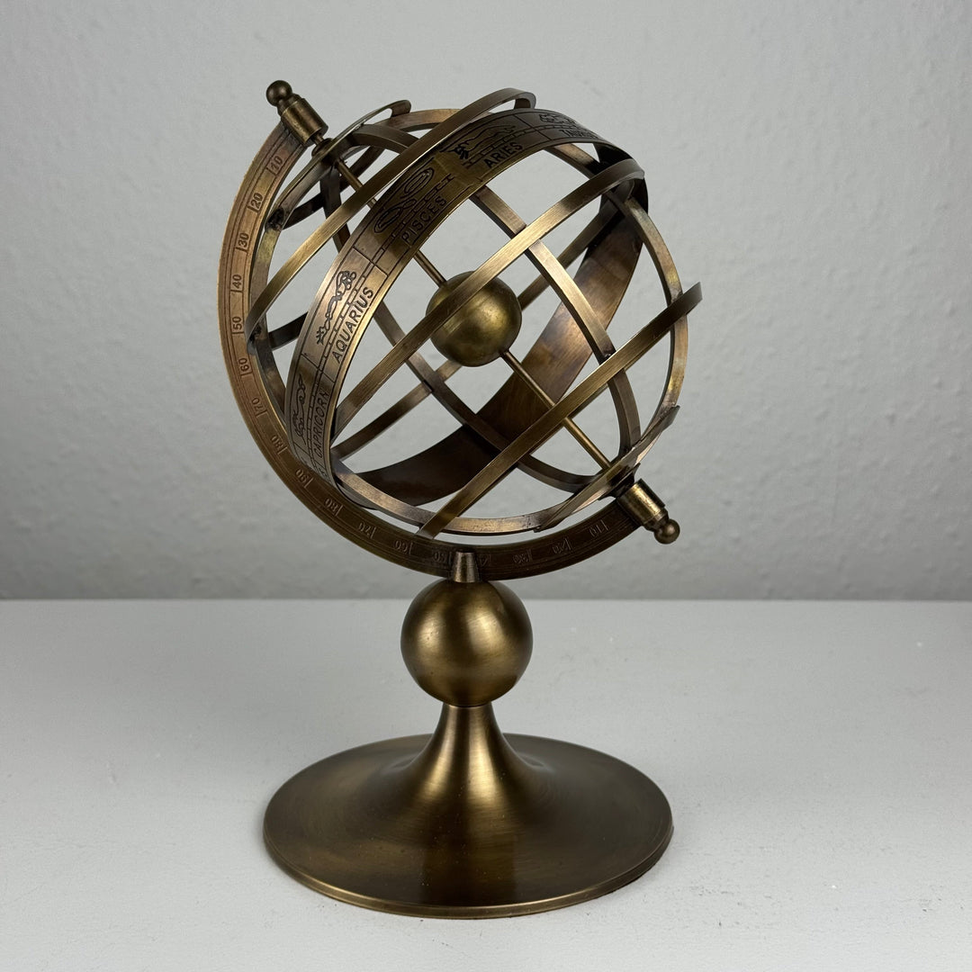 Pequeña esfera armilar de latón (Escultura de latón)