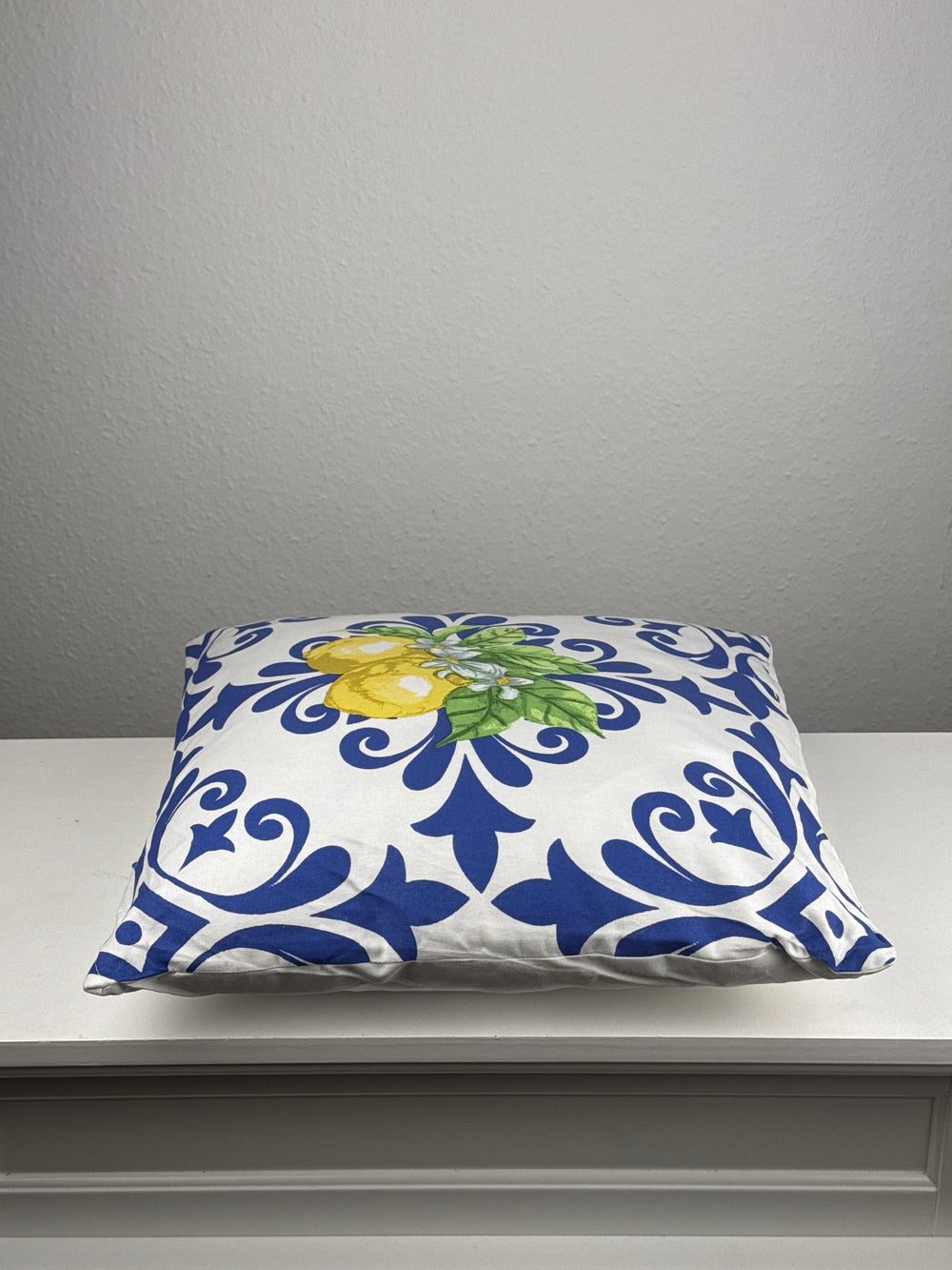 Cojín de Limón con Relleno – Diseño Mediterráneo Azul