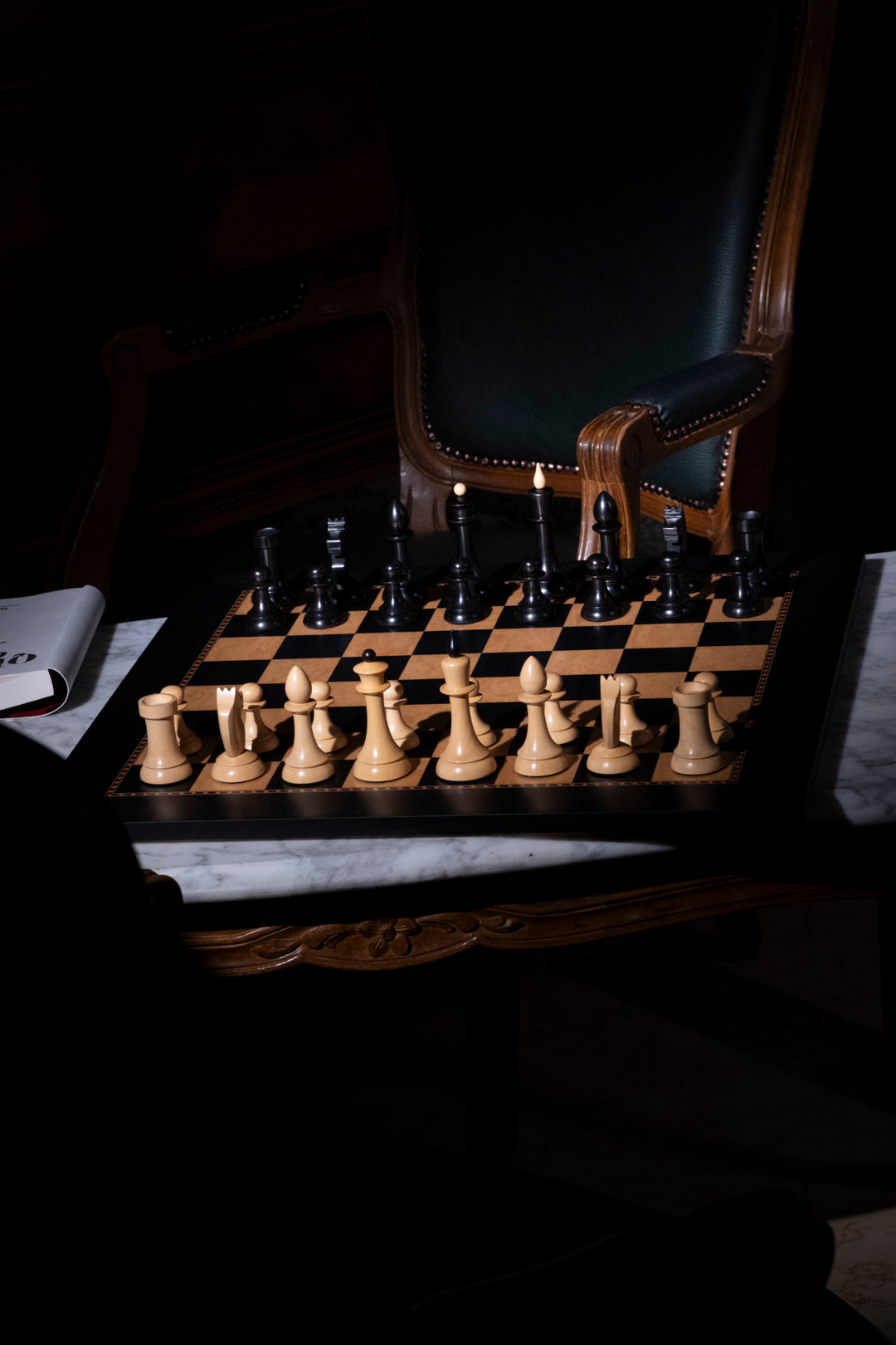 Set de Ajedrez de Madera de Torneo – Diseño Gambito de Dama – Caja de Lujo Incluida