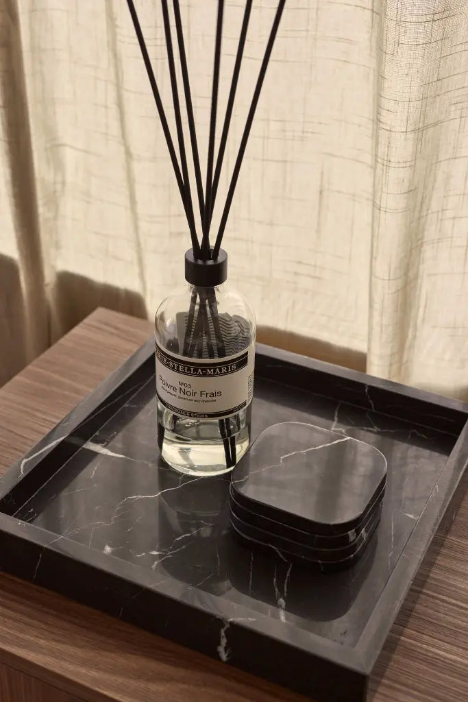 Bandeja Cuadrada De Mármol Con Bordes (Negro)