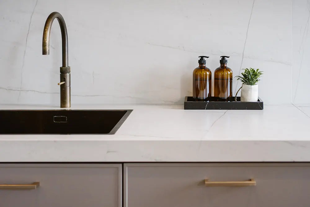 Bandeja Rectangular De Mármol Con Bordes (Negro)