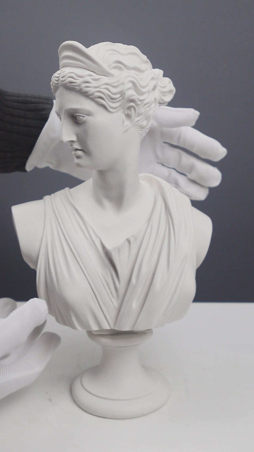 Bustos de Apolo y Diana (Par de estatuas de dioses griegos)