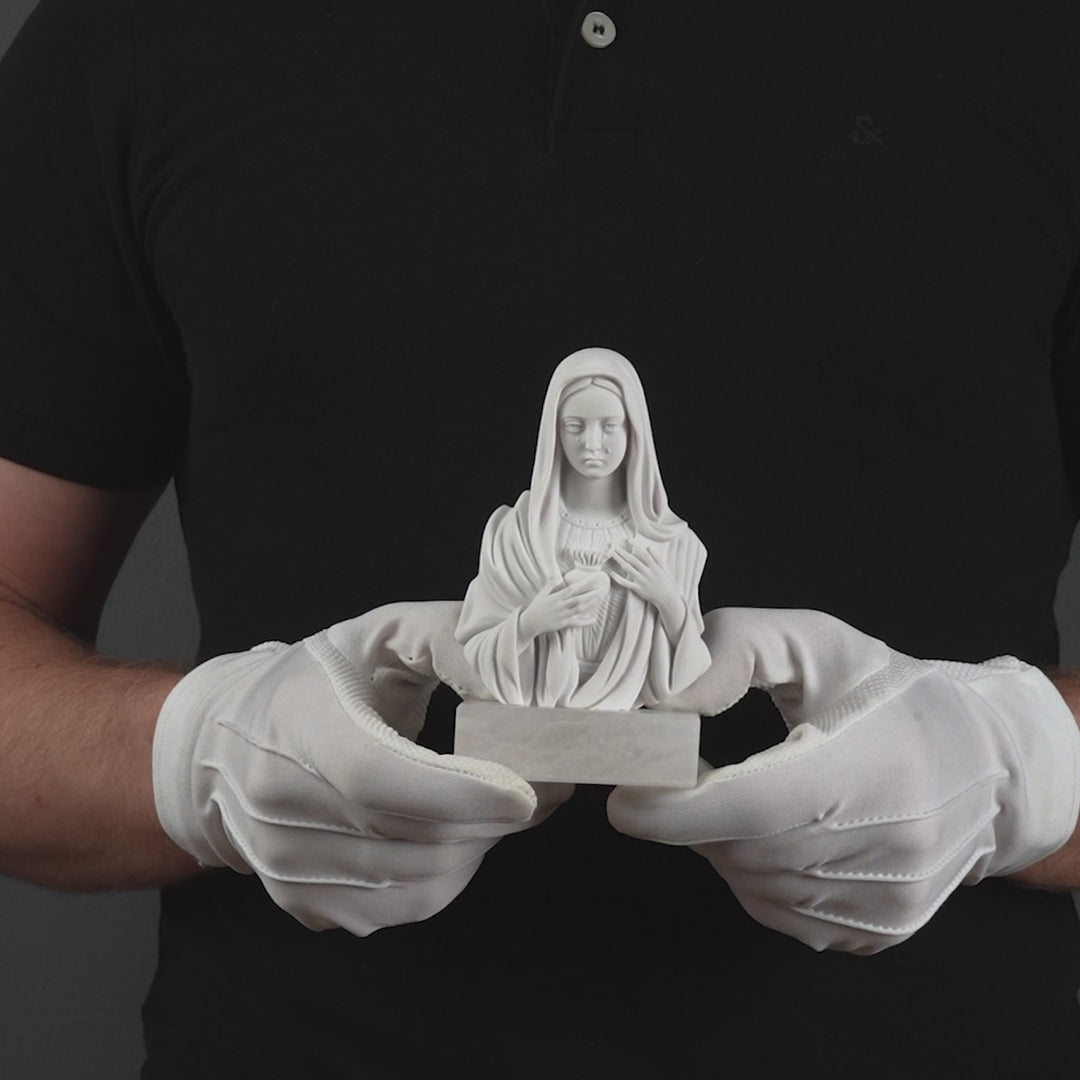 Escultura de busto del Inmaculado Corazón de María (relieve de la Madonna delle Lacrime)