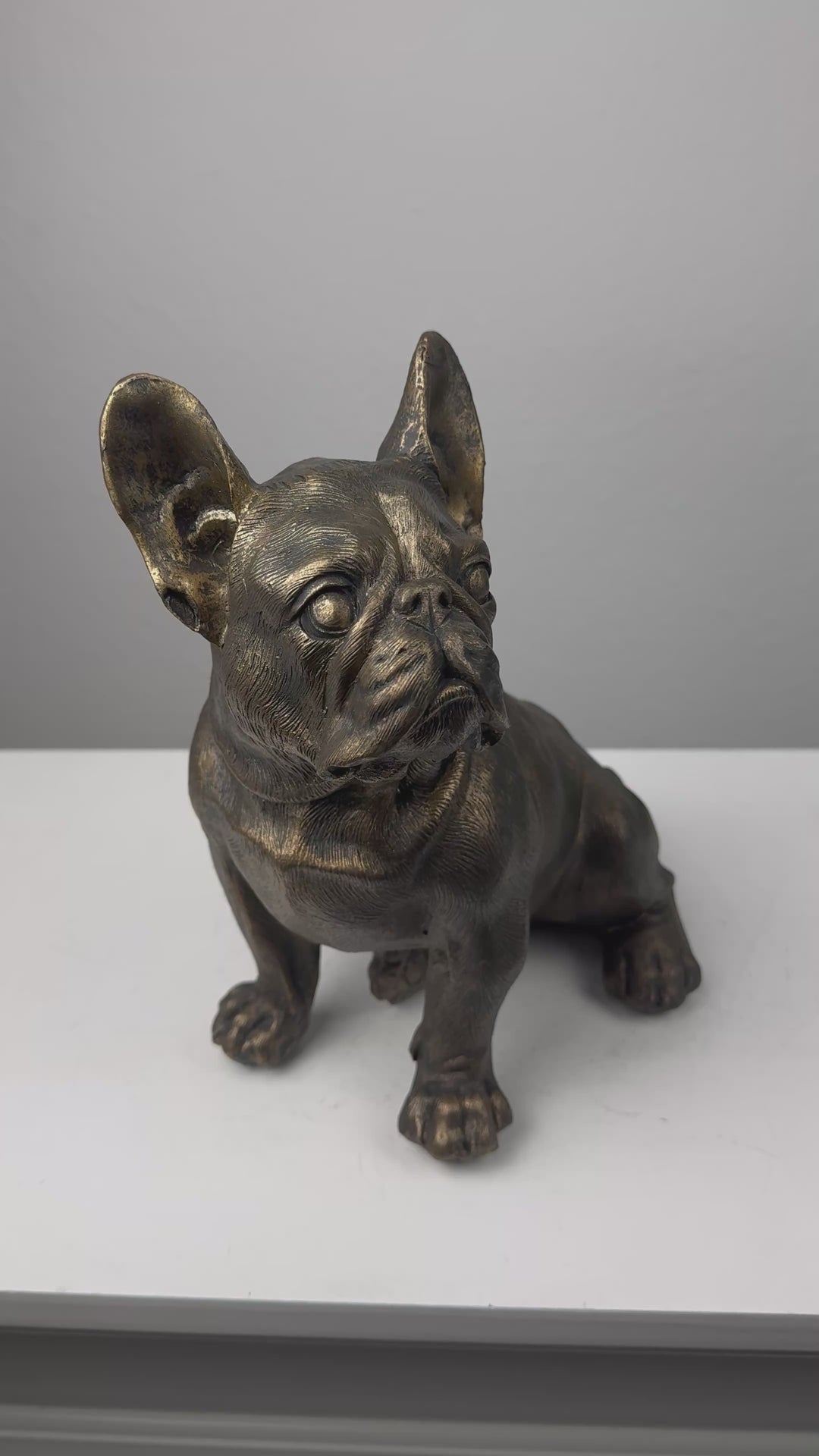 Estatua de Bulldog Sentado (Acabado en Bronce)